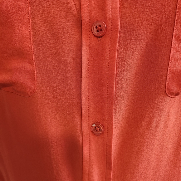 Equipment 100% silk button down size large - Picture 13 of 14